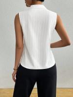 Nueva camiseta casual ajustada de mujer con cuello en V, camiseta casual delgada sin mangas de corta distancia - details 5