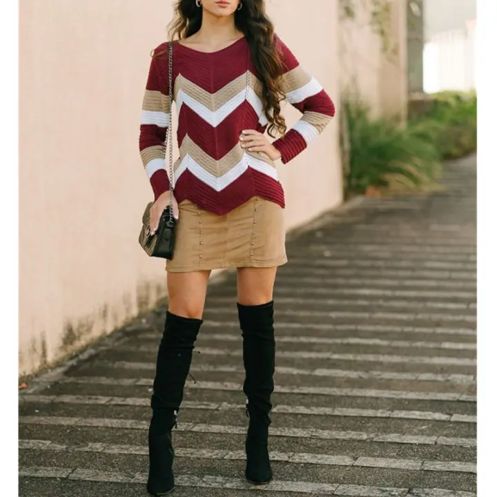Comparación de la ropa de mujer de otoño e invierno con suéteres de punto ondulados. - 1