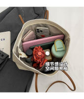 Nuevo bolso de mano de gran capacidad para mujer, bolso informal simple para las axilas, bolso de hombro versátil de moda para viajeros - details 5