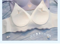 Ropa interior sin rastro. Pechos grandes y delgados muestran sujetador de acero con aro pequeño. - details 34