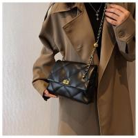Bolso de cadena de moda con diseño de nicho para mujer 2025 Nuevo bolso cruzado de moda de primavera/verano Bolso cuadrado pequeño de un solo hombro con textura de alta calidad - details 9