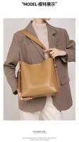 Mochila de Lujo de Cuero Genuino Leten Diseño de Parasaje a la Moda Gran Capacidad - details 9