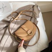 Bolso bandolera elegante para mujer - Bolso de hombro versátil con herrajes en tono dorado, cierre de cremallera y forro de poliéster, marrón/negro, perfecto para ocasiones informales o formales, bolso bandolera, accesorio de moda, bolso elegante, acabado - details 15