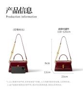 Hombro para mujer: bolso cruzado vintage de cuero encerado con cadena, elegante bolso cuadrado pequeño para las axilas para uso diario Mochila de lujo de alta gama - details 4