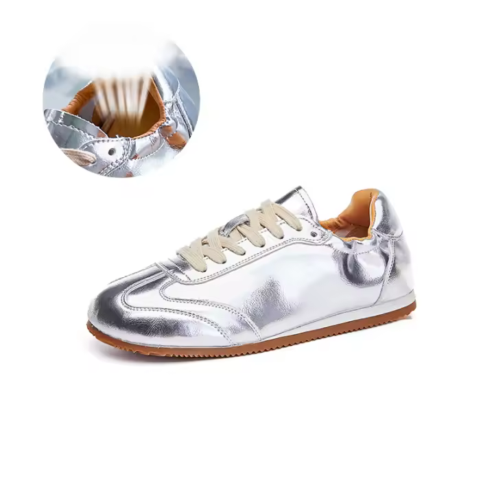 Las nuevas zapatillas de cuero con suela plana son versátiles y cómodas - 1