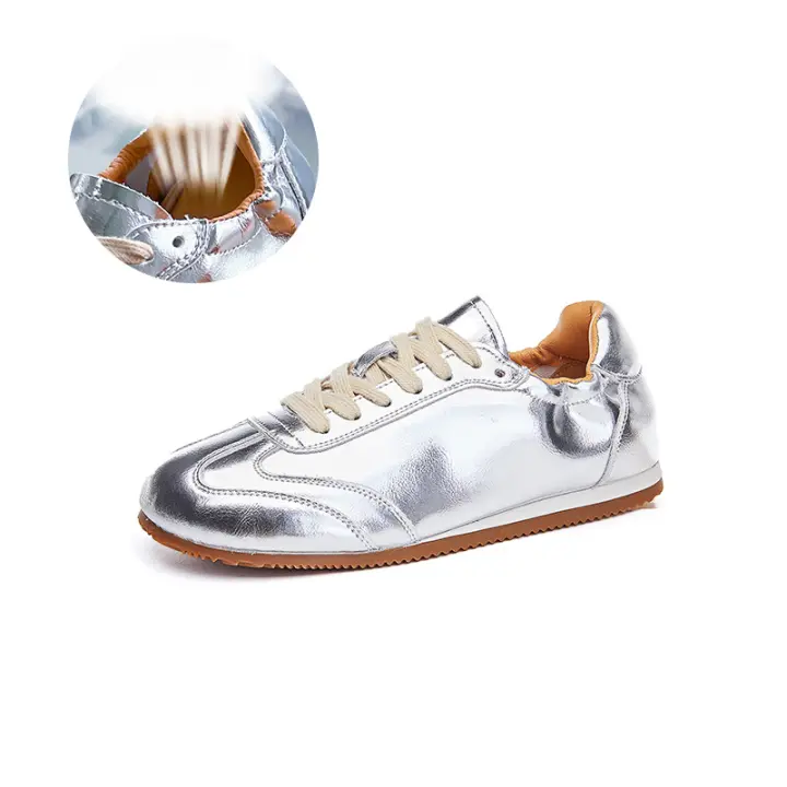 Las nuevas zapatillas de cuero con suela plana son versátiles y cómodas - 1