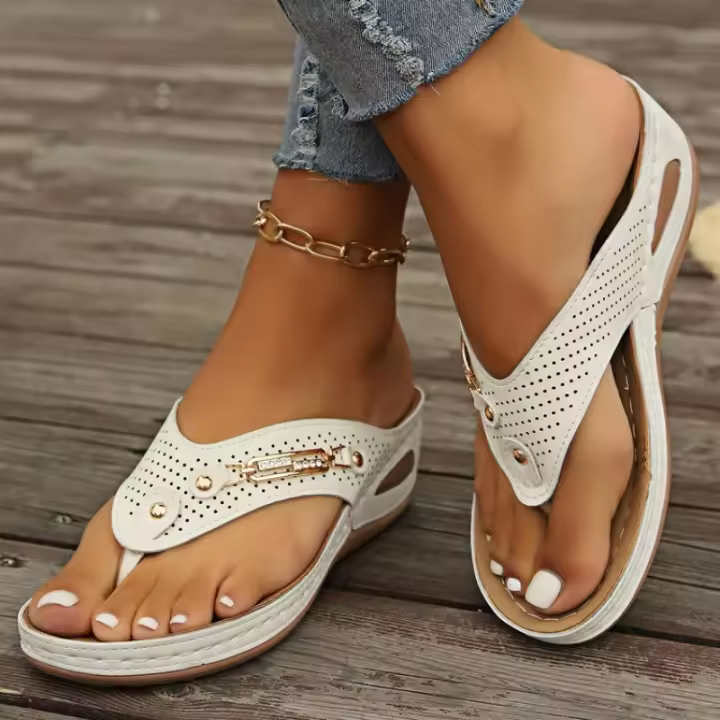 Nuevas Sandalias de Estilo Europeo-Americano para Mujeres Tamaño Grande Clip de Dedo del PIe - 1