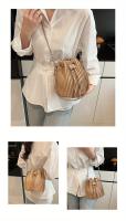Bolso minimalista de cubo para mujer Cierre con cordón, bolso de mano elegante para uso diario y formal Accesorio de moda en tonos beige, negro, gris, khaki, rosa Finalización texturada - details 5