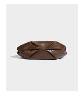Bolso retro marrón tipo bola de masa, bolso de axila plisado premium para viajeros, nueva bolsa de sillín de moda. - details 18