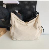 Bolso de nylon retro de gran capacidad, bolso de mensajero de hombro para hombres y mujeres, bolso de pareja versátil informal y de moda. - details 7