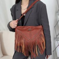 Cuero suave casual remache borla bolsa, bolso de hombro de las mujeres Crossbody, Negro Ladies Bag - details 5