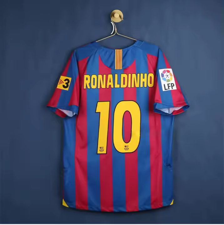 Retro 05-06 La Liga uniforme de entrenamiento local camiseta personalizada del equipo 10 #   RONALDINHO - 1