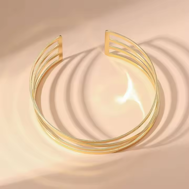 Pulsera en espiral minimalista Retro, diseño hueco ligero y urioso, adecuada para materiales de hierro para mujer, nueva moda - 1