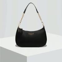 Bolso de hombro de piel sintética negro, versátil, clásico y elegante, con correa de cadena en tono dorado, tela, diseño con estampado de letras, cierre de cremallera, ideal para ir de compras - details 0