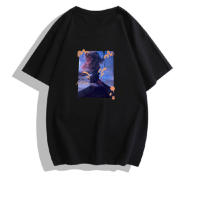 Camiseta de algodón de corte holgado, talla grande, cuello redondo, manga corta y estampado para hombre. - details 2