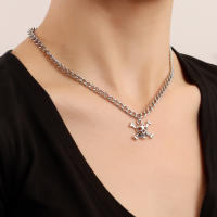 Joyería Collar con colgante de calavera de hip-hop simple y exagerado para mujer Cadena de clavícula metálica sin decoloración - details 2