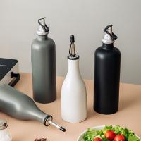 Botella dispensadora de aceite de oliva de cerámica para reducir la oxidación, vinagrera de aceite opaco de diseño moderno vacío con etiquetas adhesivas, embudo - details 6