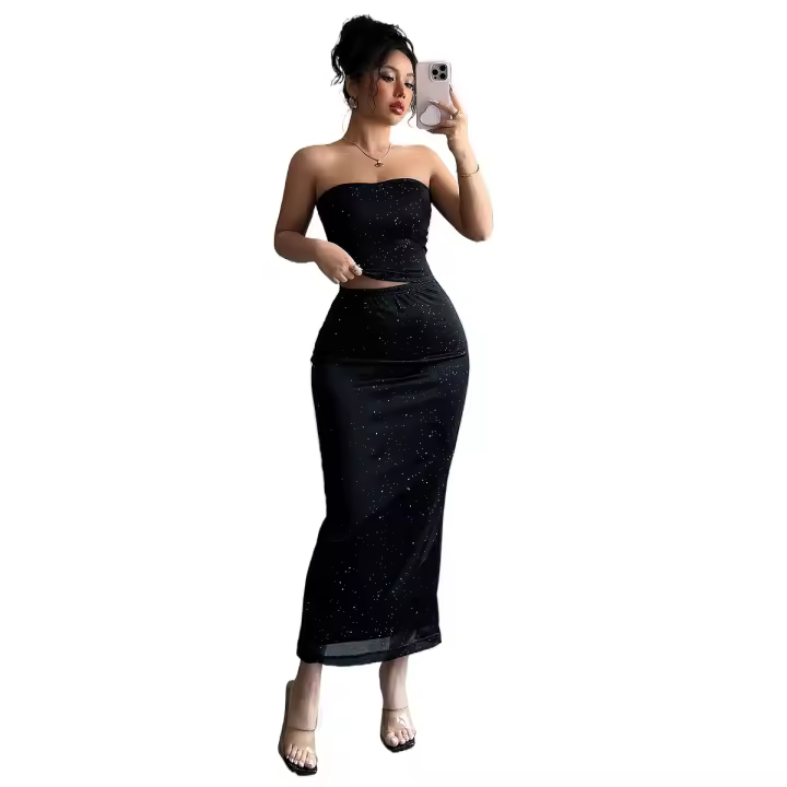 Conjunto Mujer Elegante 2025 |   Top Escotado + Falda Ajustada |   Estilo europeo |   Moda Premium" - 1