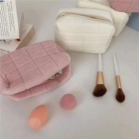 Bolsa de almacenamiento de cosméticos de piel sólida para mujer, organizador de maquillaje con cremallera, bolso de papelería, estuche para lápices, artículos de tocador de viaje - details 9