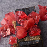 Piedra fragante difusa de 100g, cristal de fundición rojo sandía, cuarzo crudo, grava rugosa, adornos artesanales, decoración de jardín - details 2