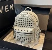 Mochila con remaches para chica, morral versátil y a la moda para viajes y ocio, 2024 - details 13