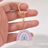 Colgante de borlas, llavero de arcoíris de tres colores, bonito llavero tejido hecho a mano, llavero de arcoíris de punto dulce duradero, regalos - details 2