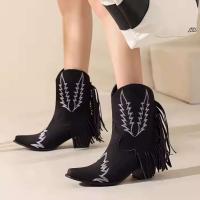 Fabricante de botas de vaquero con tacón de 6cm de cuero PU con cabeza cuadrada y tobillo occidental grande con borla y correa - details 3