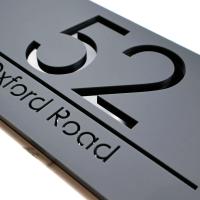 Letrero de casa con corte láser 3D, números de puerta mate, espejo oscuro, placa acrílica personalizada, tamaño grande - details 1
