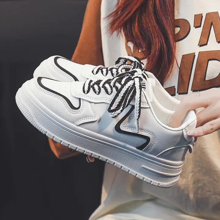Zapatos blancos pequeños de punta baja para mujer, zapatillas con plataforma, con aumento de altura, diseño versátil - 1