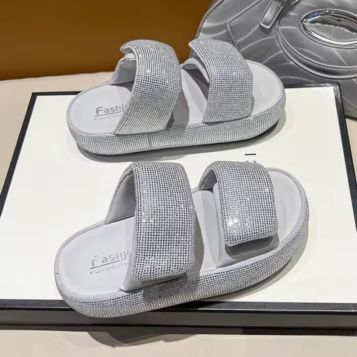 Zapatillas de mujer de suela gruesa de alta gama para uso al aire libre, nuevo estilo de verano con diamantes de imitación, plataforma completa - 1