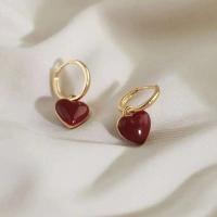 Pendientes colgantes de corazón rojo de amor, vino de diseño simple para mujer, círculo dorado, colgante de melocotón retro, joyería de moda - details 2