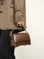 Bolso Baguette de Piel de Vaca - Bandolera Elegante con Diseño Limitado para Mujer - details 7
