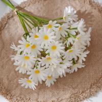 Flores artificiales de crisantemo de lujo, ramas de flores de margaritas de plástico realistas, flor falsa elegante hecha a mano - details 6