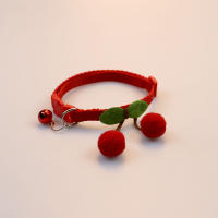 Collar de Mascotas de Peluche Accesorio de Cuello con Campana de Cereza para Perros y Gatos - details 7