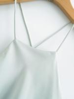 Ropa de mujer europea y americana temperamento de moda vestido versátil de satén de seda con tirantes verde y negro - details 10