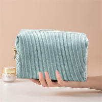 Bolso De Maquillaje Para Viaje Organizador De Cosméticos De Corduroy Para Mujeres Estuche De Belleza Portátil De Cierre De Cremallera - details 17
