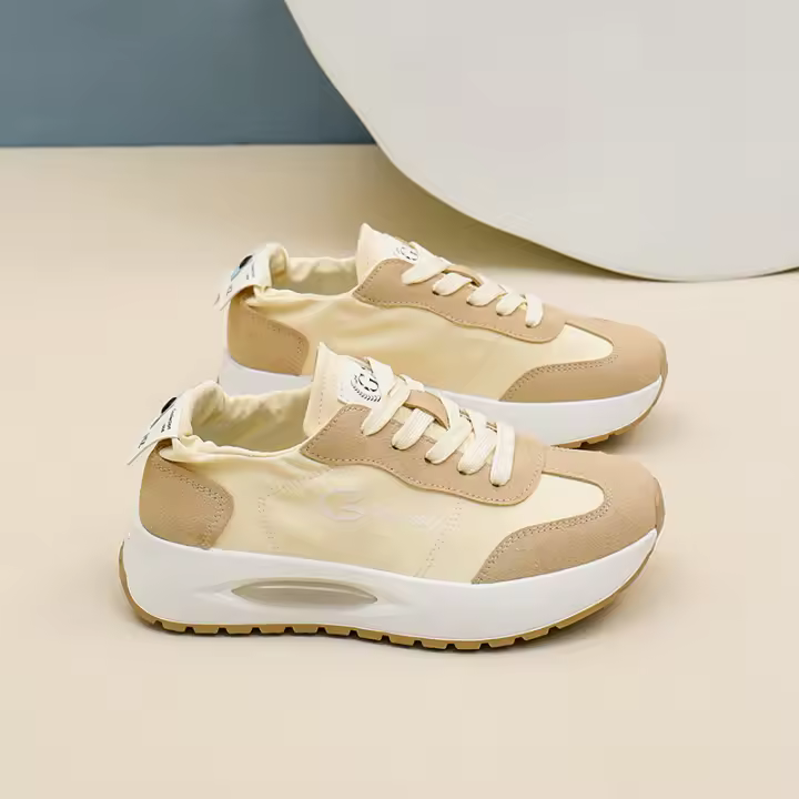 Zapatillas de Malla Estilo Coreano para Mujer Pisa Baja, Transpirables, Aumento de Altura, Moda Deportiva Estudiantil Primavera 2025 - 1