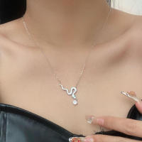 Collar con colgante de moissanita de serpiente de 0,5 quilates para mujer |   Plata 925 |   Regalos del Día de San Valentín - details 1