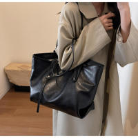 Bolso de gran capacidad retro premium, bolso de hombro simple y explosivo para mujer, bolso de mano para llevar bajo el brazo. - details 21