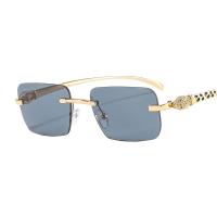 Gafas de sol con degradado de cabeza de leopardo para mujer, lentes rectangulares sin montura, protección UV para tiro en la calle - details 0