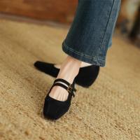 Retro cordero flip interior que aumenta los zapatos individuales, nueva hebilla cruzada de cabeza cuadrada con tamaño de tacón de cuña zapatos de mujer. - details 18