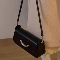 Bolso Cruzado Negro Minimalista Resalto Arco Dorado, Cierre Magnético, Forro de Poliéster, Perfecto para Uso Diario - details 8