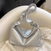 Diseño de nicho sentido de un solo hombro crossbody plisado axilas bolsa de las niñas 2025 verano nuevo bolso de las mujeres de gama alta - details 3