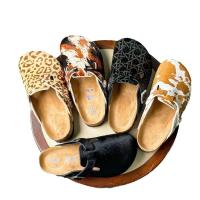 Zapatillas de suela gruesa de cuero de crin de moda con mula plana de diseñador al aire libre unisex con logotipo de alta calidad - details 3