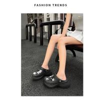 Zapatos con agujeros de suela gruesa, zapatos de cabeza de bolsa de desgaste exterior de suela blanda de EVA para mujer, zapatillas geniales - details 27