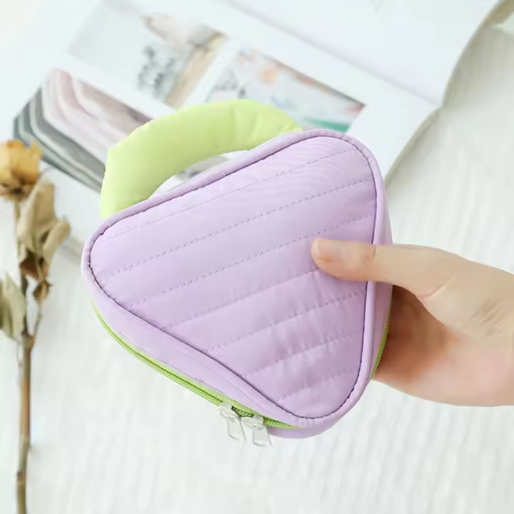 Bolsa de almacenamiento multifuncional para hombre, cuadrado, triangular, Color de contraste, a la moda, bolsa de cosméticos para mujer, estuche de maquillaje, neceser de viaje - 1