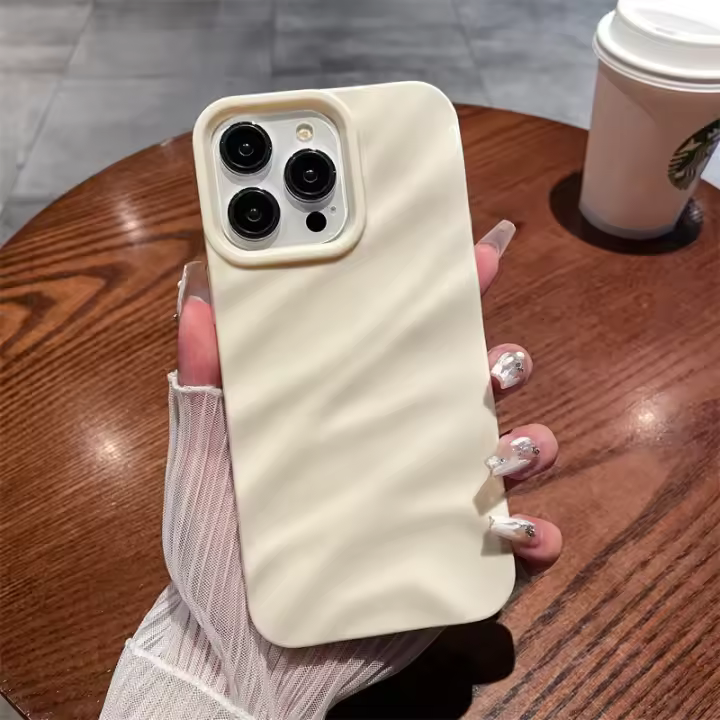 Funda de Teléfono de Cinta Ondulada a la Moda para iPhone Silicona Suave, a Prueba de Golpes, Color Caramelo Fosco - 1
