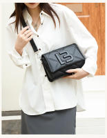 Bolso cruzado de un solo hombro bordado y acolchado de moda, simple y versátil para mujeres - details 8