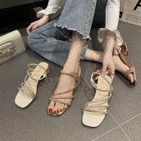 Nuevas Sandalias para Uso al Aire Libre del Verano 2025 Pies Versátiles No Cansados Tacones Gruesos Zapatillas de Tacón Alto para Mujeres - details 4