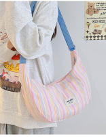 Bolso de mensajero de gran capacidad para estudiantes informales, nuevo bolso de hombro versátil a rayas de color en contraste para mujer, bolso de viaje personalizado tipo dumpling. - details 23